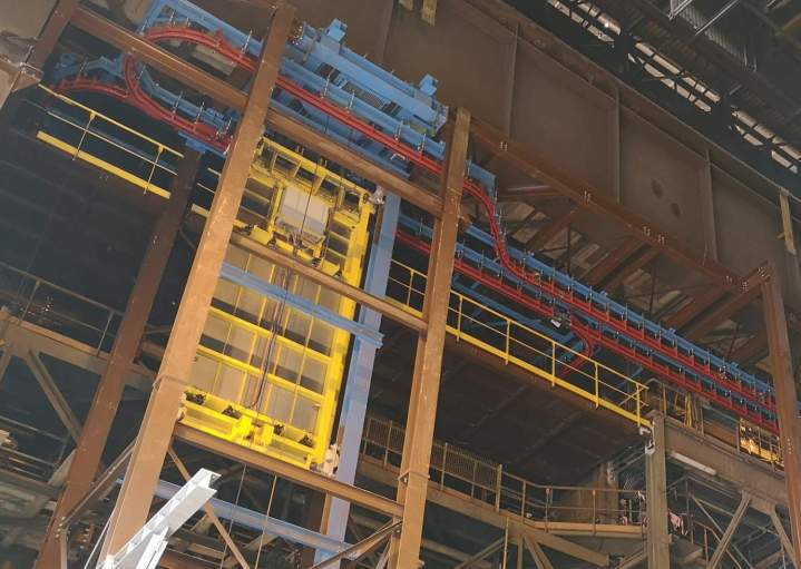 Convoyeur aérien monorail à chaîne