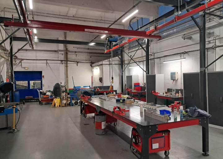 Convoyeur aérien monorail à chaîne inversée